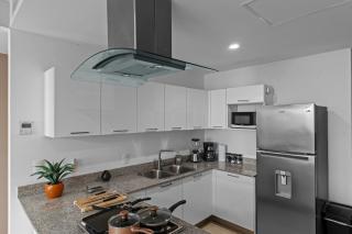 24K Propiedades 15th Floor Camino al Mar Beach Front King Bed - 2