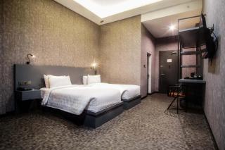 Fhandika Boutique Inc. - 5