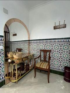 Casa amplia a un paso de Sevilla - 0