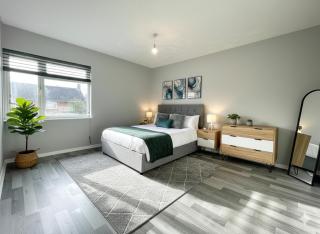 Stylish 4-Bed House Close to M32, Free Parking - 1