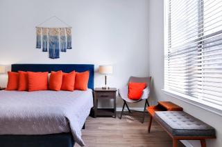 Cozy 3/2 Stylish home great for families - 6