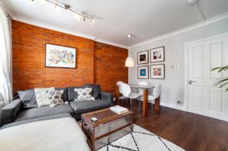 Contemporary 2BR Apt, Chancery Lane - 8