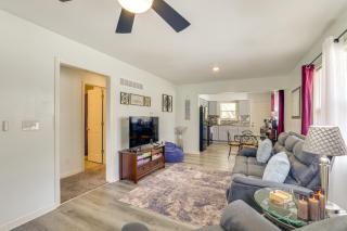 1 Mi to Truman Library Apt with Large Yard! - 7