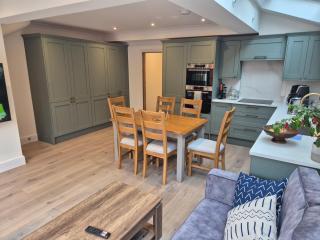 Refurbished Earlsfield Pad - 4