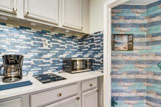 3 Mi to Dtwn St Pete Couples Retreat with Patio! - 5