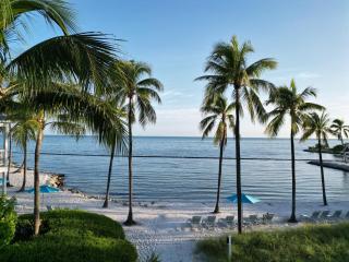 Tranquility Bay Resort - 8