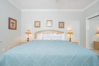 Romar Lakes 103E condo - 2