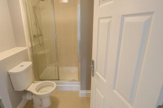 Modern 4 bedroom Home, 10 Beds, Off Road Parking For A Few Vans & Cars, 900MB, Netflix, Near Coventry City Centre, Contractors, Families, Parking, Apple Air Play - 3