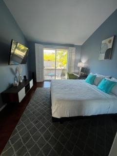 Pools, Palms and Pickleball Paradise - 9