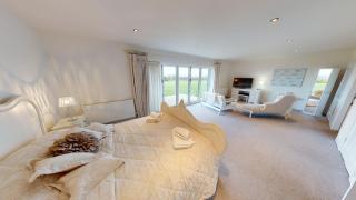 Silversands House - The Bay Filey, sleeps 8-10, 2 dogs welcome - 2