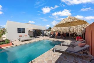 Casa Carpe Diem with private pool, Mambo Beach - 8