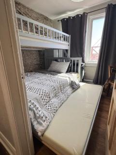 Historic Gem Bright 1BD Steps to everything - 4