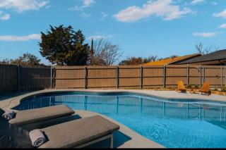 Recently Renovated Oasis with Private Pool - 8