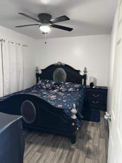 5 Cozy Bedrooms Open Living Space - 6