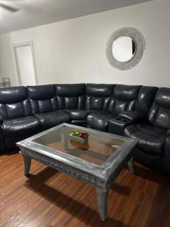 5 Cozy Bedrooms Open Living Space - 3