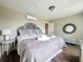 Liberty Bay Loft with Water views - 6