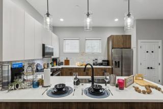 The Larimar 2BD TownHouse 7ST Walkable - 7