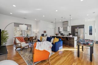 The Topaz of Dallas 2BD DownTown Walkable - 1