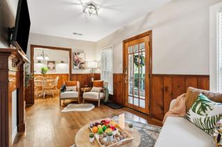 This is your home away from home in the heart of FortWorth - 0