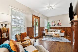 This is your home away from home in the heart of FortWorth - 9