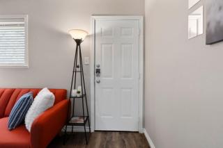 Pleasant 1BD AT and T Walkable - 4