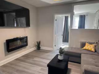 Charming Downtown 3BR Combo Room - 5