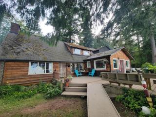 (Log cabin with private beach, Sound views - 9