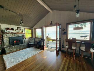 (Log cabin with private beach, Sound views - 8