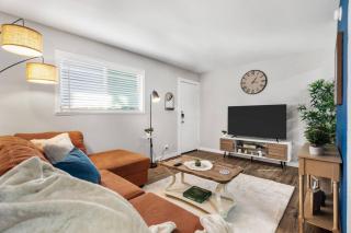 Modish 1BD AT and T Walkable - 7