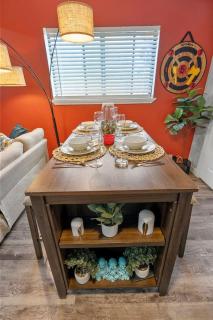 AT and T Walkable Comfy 1BD - 2