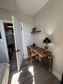 Charming Historic Downtown Apartment 1-BD Retreat - 0