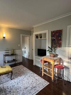 Vintage Vacation in Old East - 0