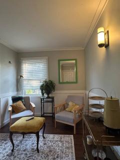 Vintage Vacation in Old East - 8