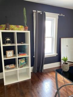 Cozy and Bright - 5 mins to LHSC - 2