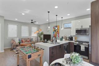 A La mode 2BD Townhouse 7TH St walkable - 6