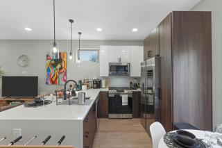 A La mode 2BD Townhouse 7TH St walkable - 1