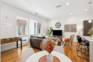 The Indigo 2BDTownhouse DownTown Walkable - 4