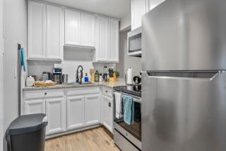 Sapphire 1BD AT and T Walkable - 5