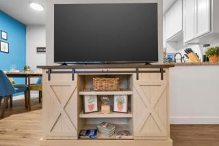 Sapphire 1BD AT and T Walkable - 4