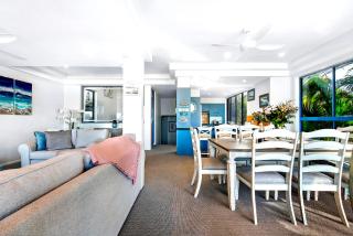 Beachfront Escape Stay 5 Pay 4 - Whale Season - 1