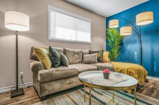 Where its all Happening 1BD AT and T Walkable - 5