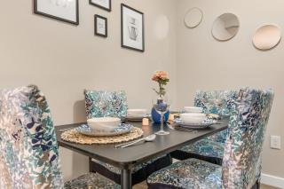 AT and T Walkable 1BD unit Live the Excitement - 3