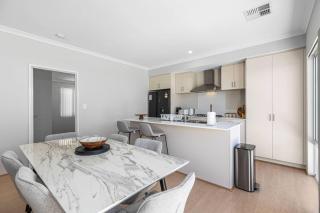 Pristine Modern Living in Alkimos - 6