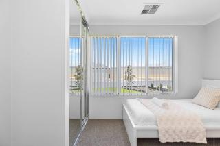 Pristine Modern Living in Alkimos - 3