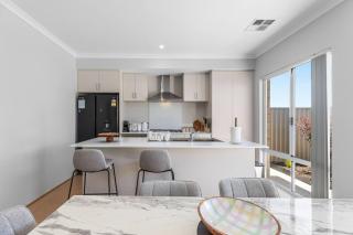 Pristine Modern Living in Alkimos - 2