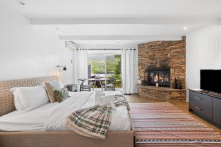Charming Tremblant Lakeview Studio - 9