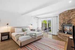 Charming Tremblant Lakeview Studio - 8