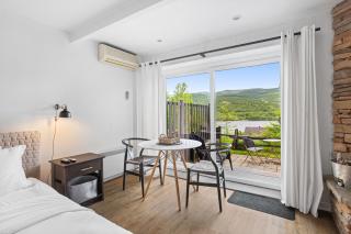 Charming Tremblant Lakeview Studio - 7