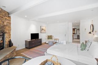 Charming Tremblant Lakeview Studio - 5