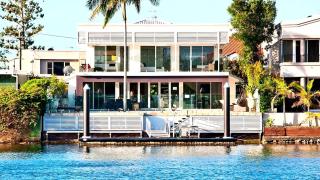 Surfers Paradise Escape Heated Pool STAY 5 PAY 4 - 5